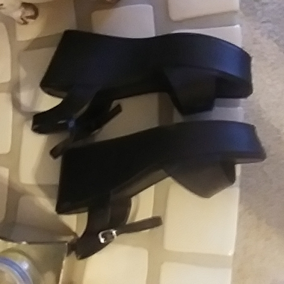 Brash Shoes Nwot Brash Faux Leather Platform Sandals Poshmark